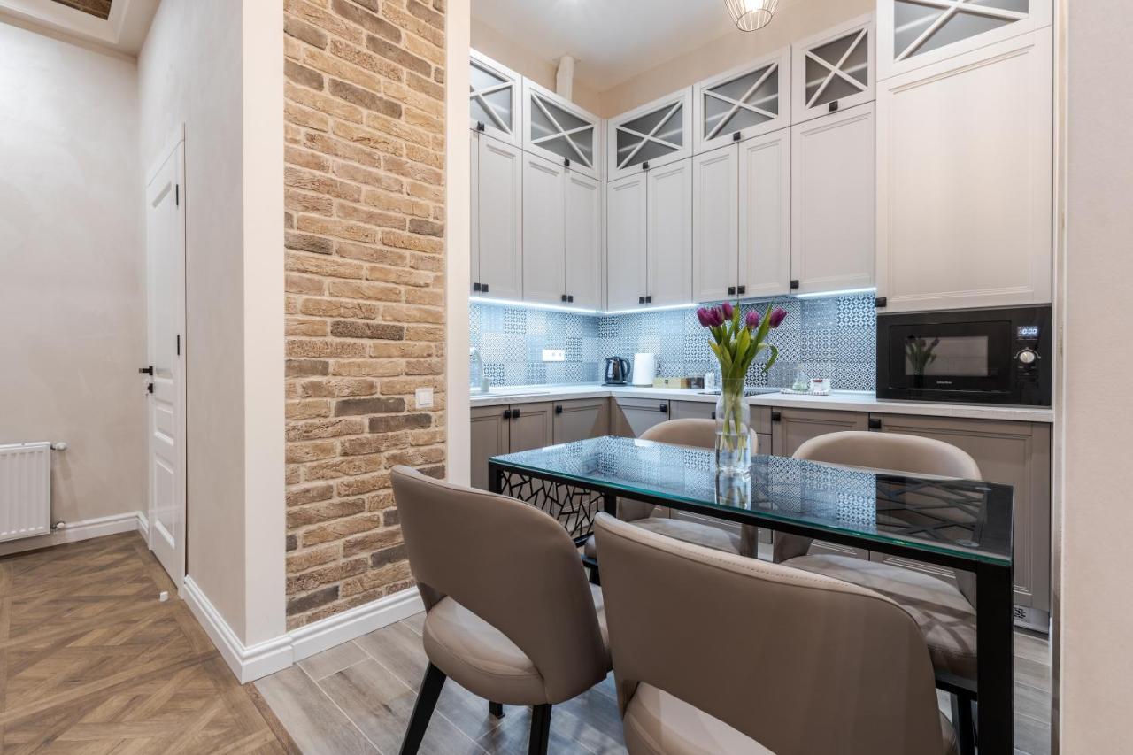 View On Rynok Square Apartments Lviv Exterior photo
