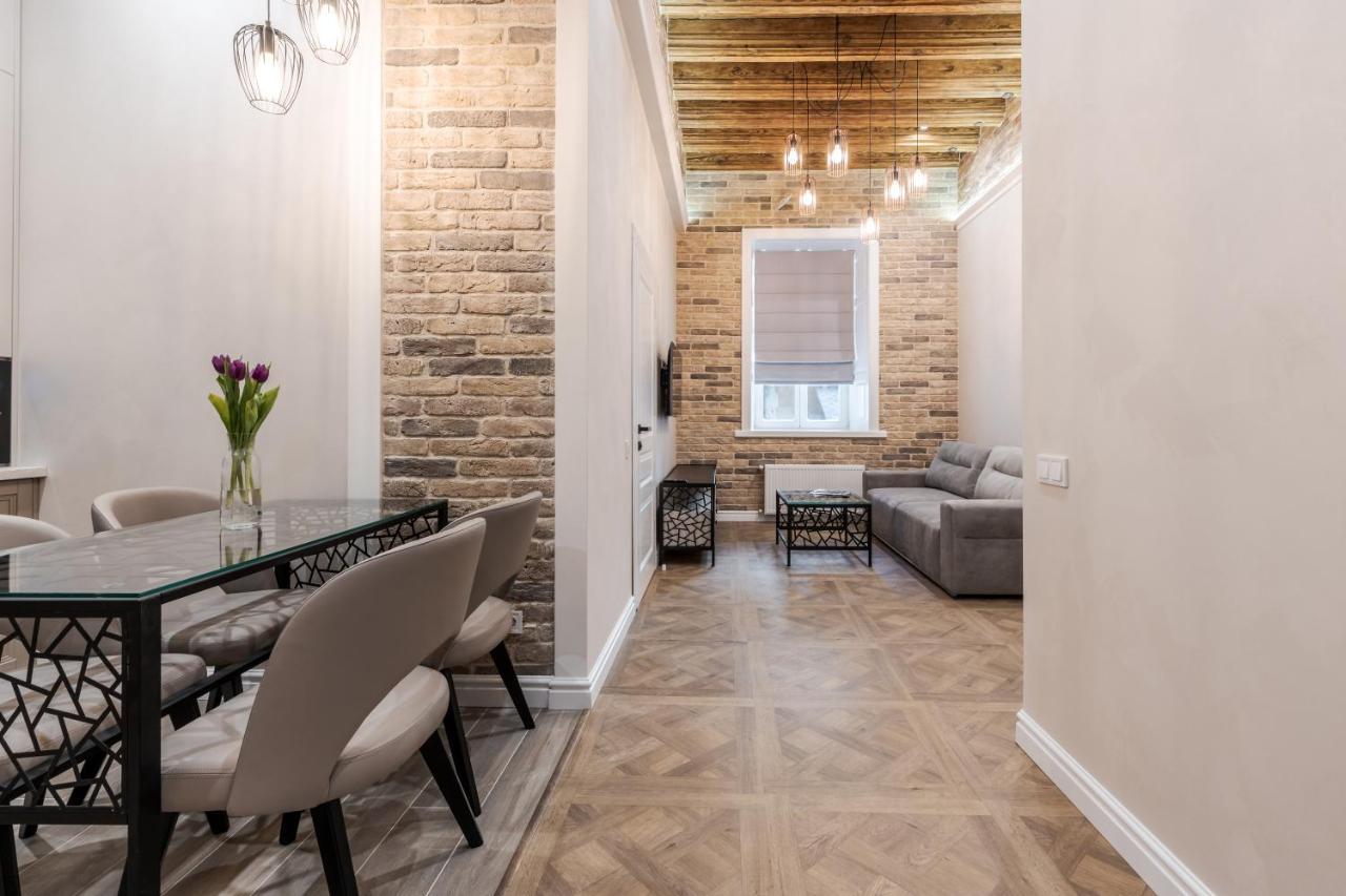 View On Rynok Square Apartments Lviv Exterior photo